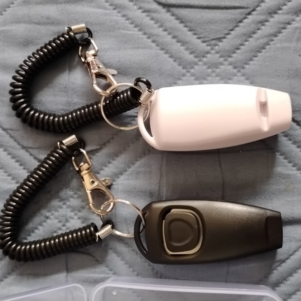 Pet Training Clickers - Picture 4 of 7